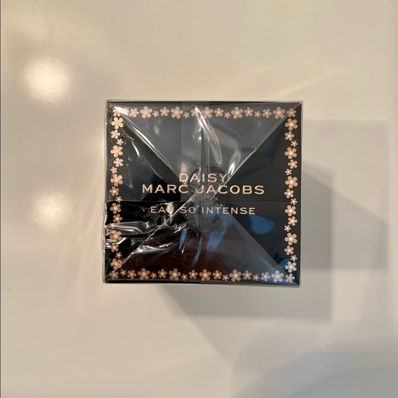 *NWT* Marc Jacobs Daisy Perfume - Picture 3 of 4